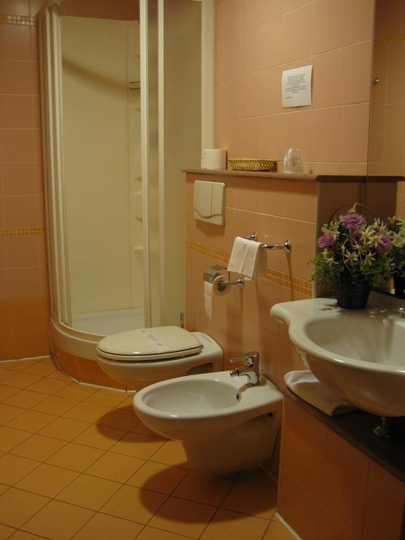 Hotel Italia Carmagnole Chambre photo